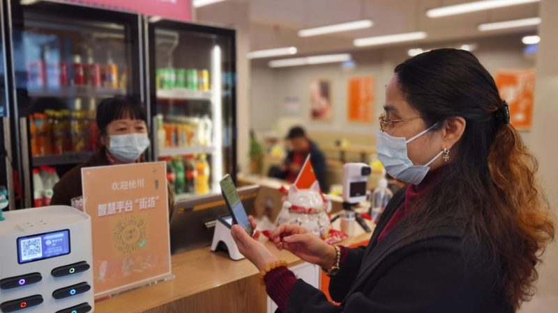 小标题：一、开锁换锁，安全为首要